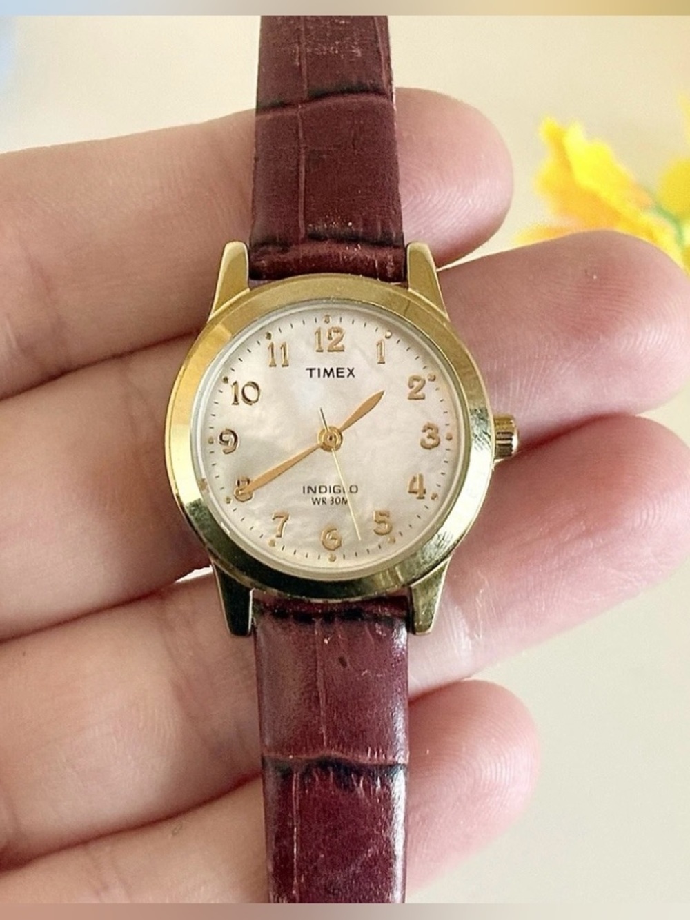 Women's Timex Indiglo Essex Avenue Leather Watch -Beautiful Mother of Pearl Dial